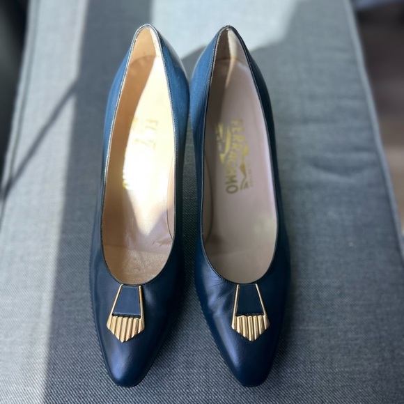 Salvatore Ferragamo - Vintage shoes pumps heels - navy blue - Size 8 1/2 - Picture 2 of 8